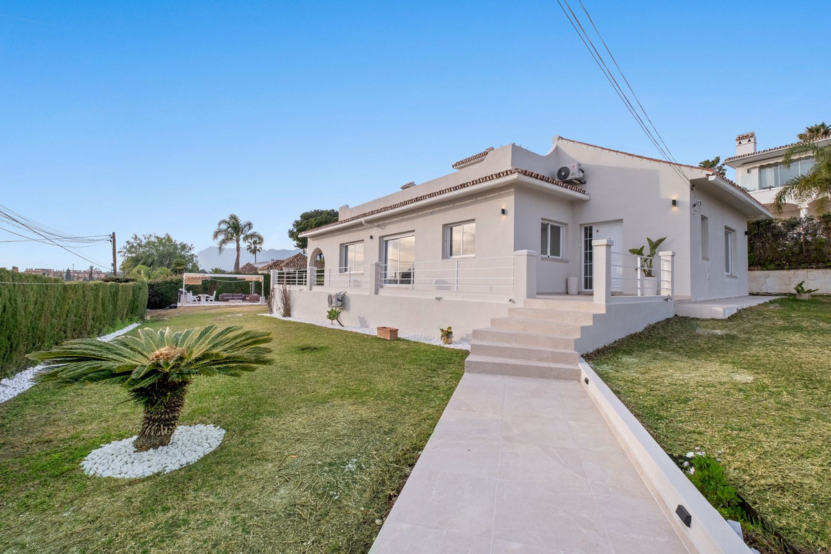 4 Bed Townhouse for sale in Elviria Costa Del Sol, Málaga, Spain