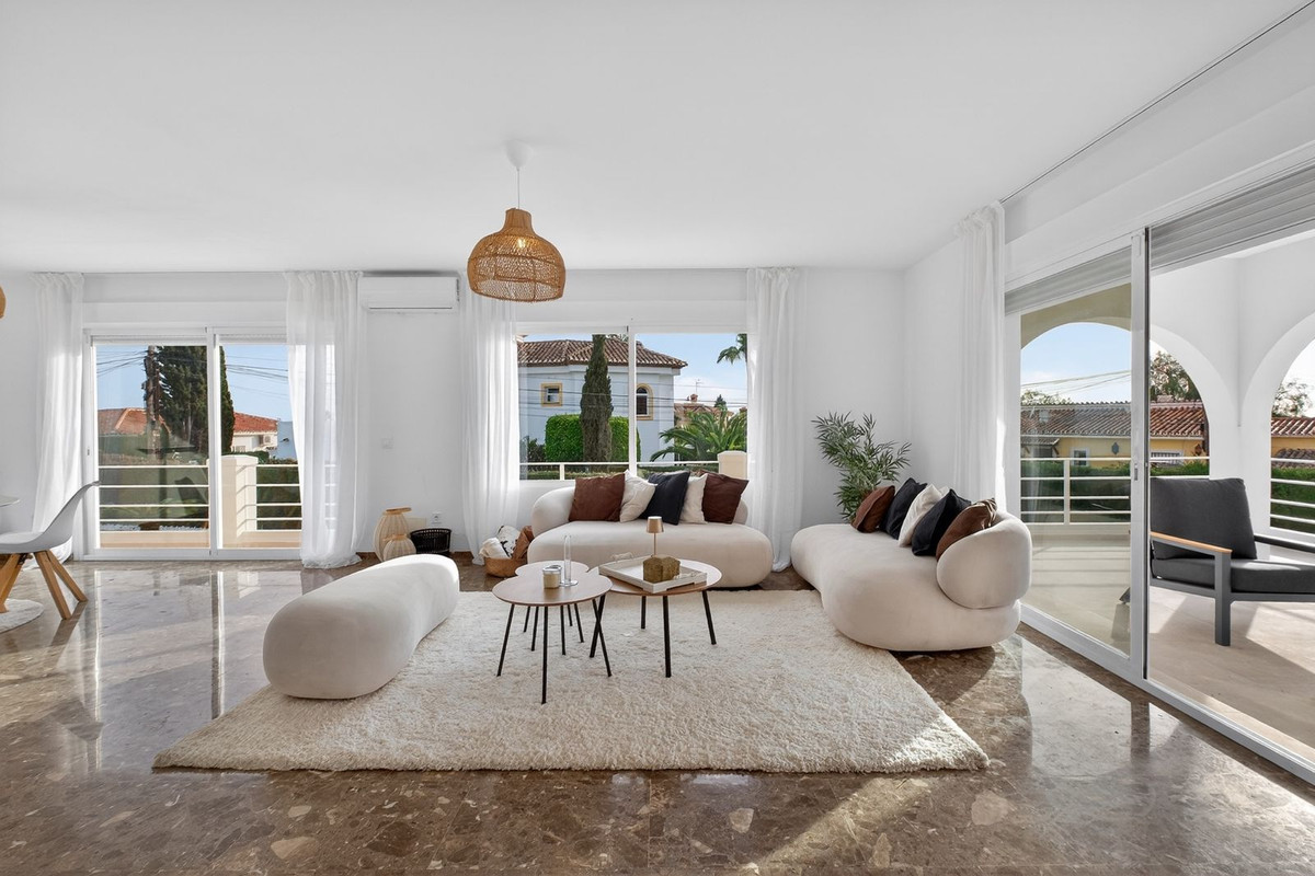 4 Bed Townhouse for sale in Elviria Costa Del Sol, Málaga, Spain
