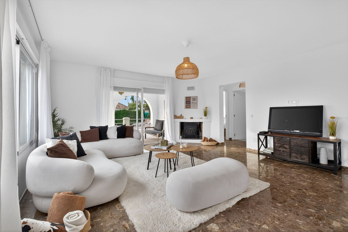 4 Bed Townhouse for sale in Elviria Costa Del Sol, Málaga, Spain