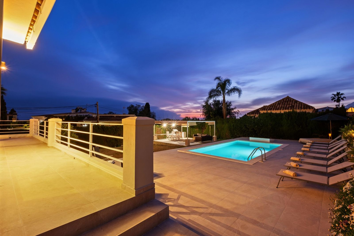 4 Bed Townhouse for sale in Elviria Costa Del Sol, Málaga, Spain