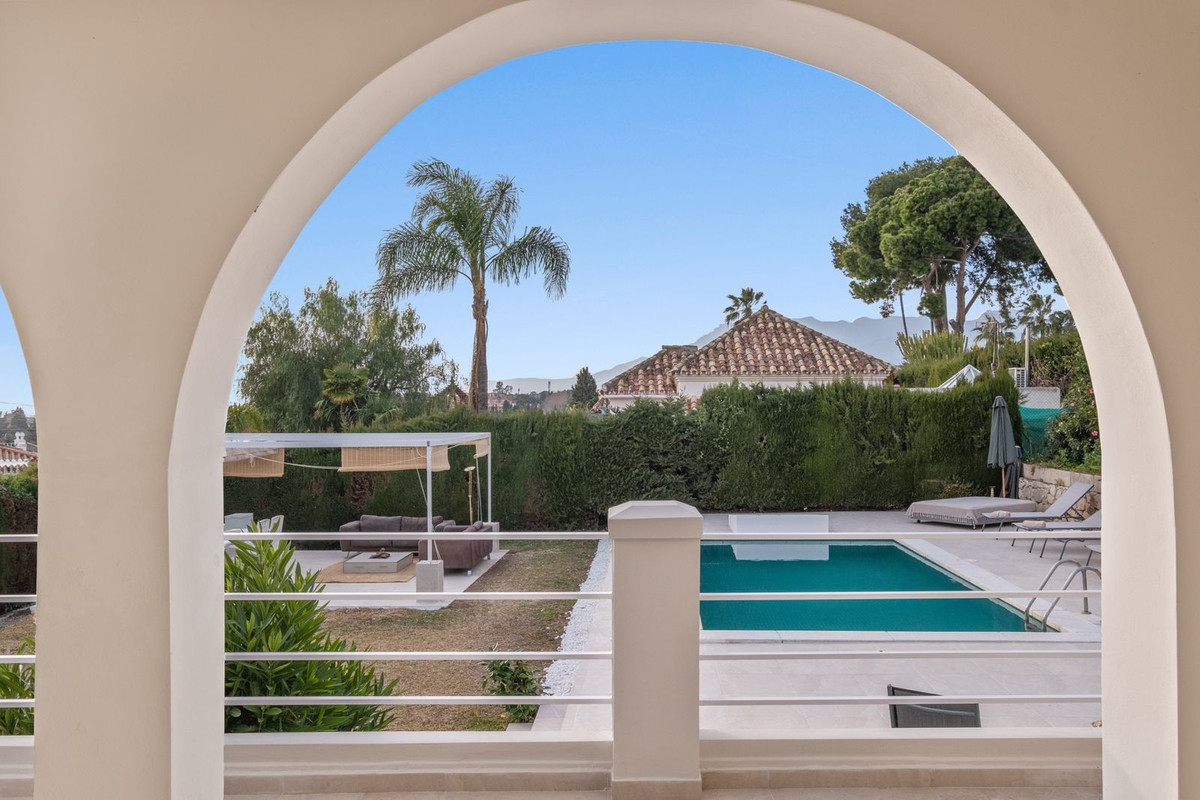4 Bed Townhouse for sale in Elviria Costa Del Sol, Málaga, Spain
