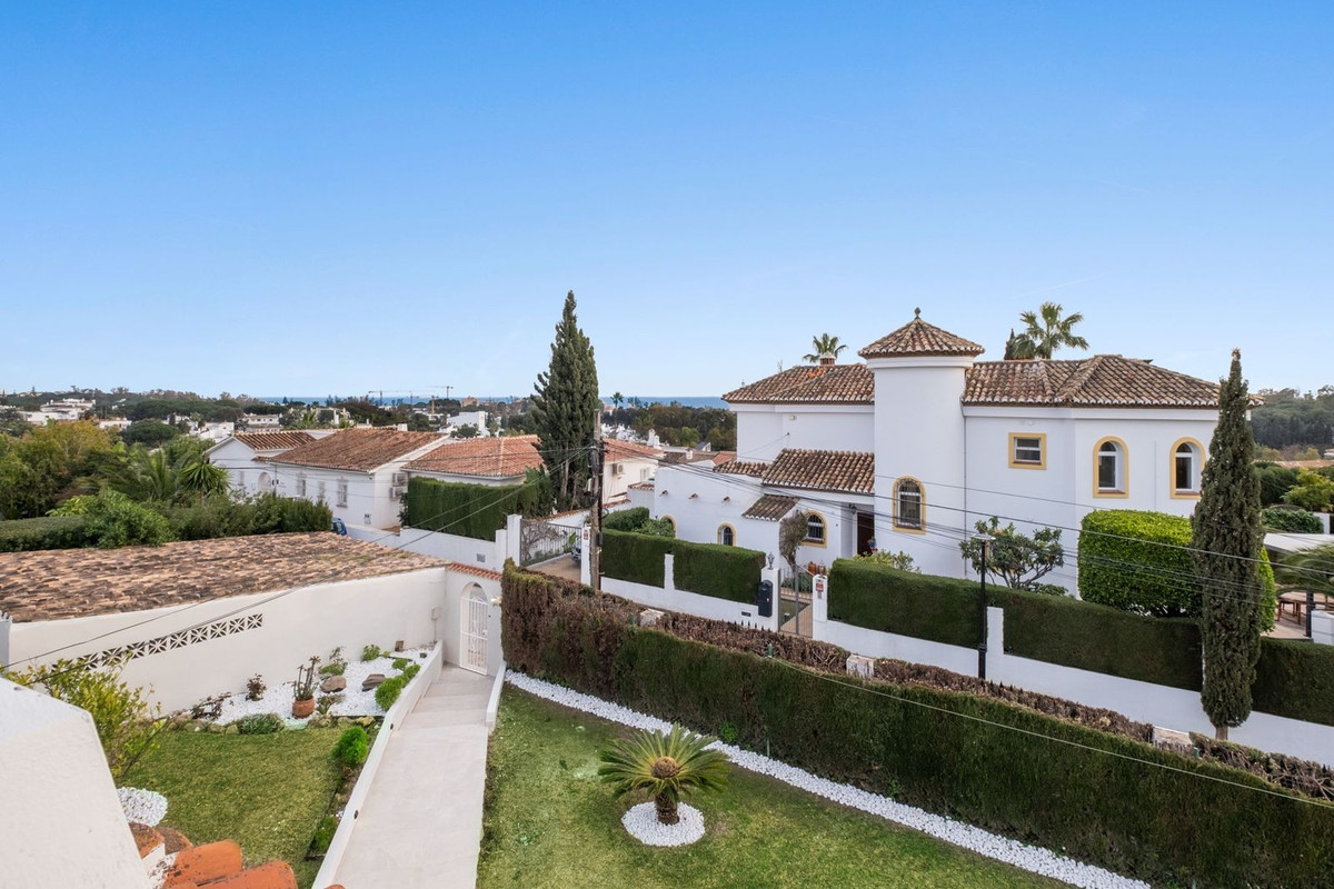 4 Bed Townhouse for sale in Elviria Costa Del Sol, Málaga, Spain