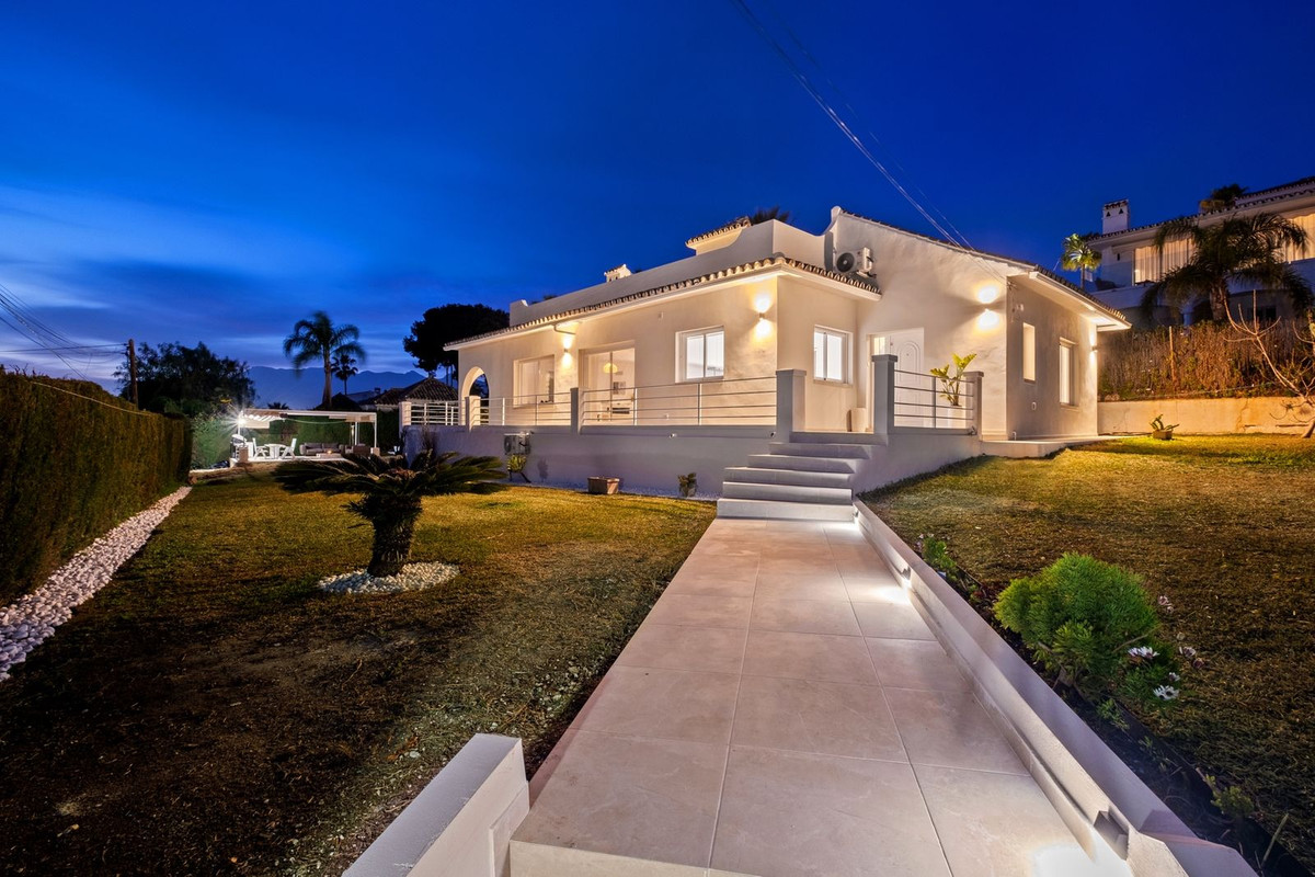 4 Bed Townhouse for sale in Elviria Costa Del Sol, Málaga, Spain