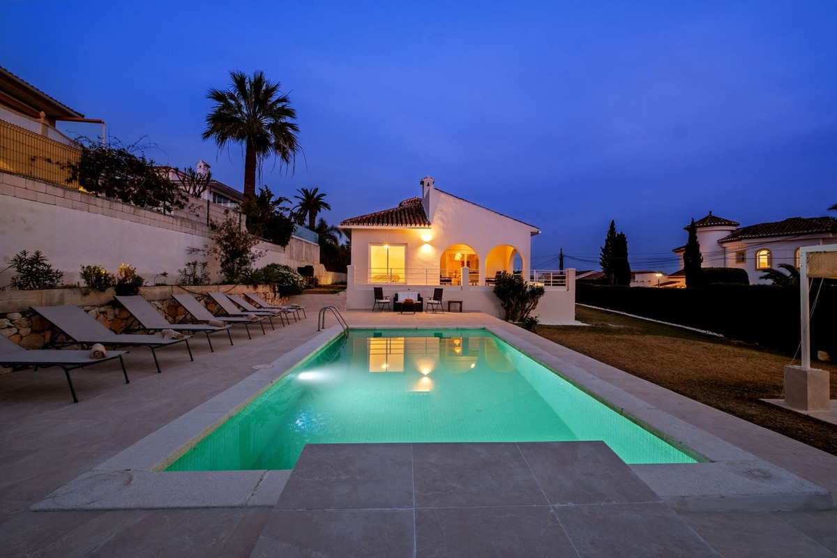 4 Bed Townhouse for sale in Elviria Costa Del Sol, Málaga, Spain
