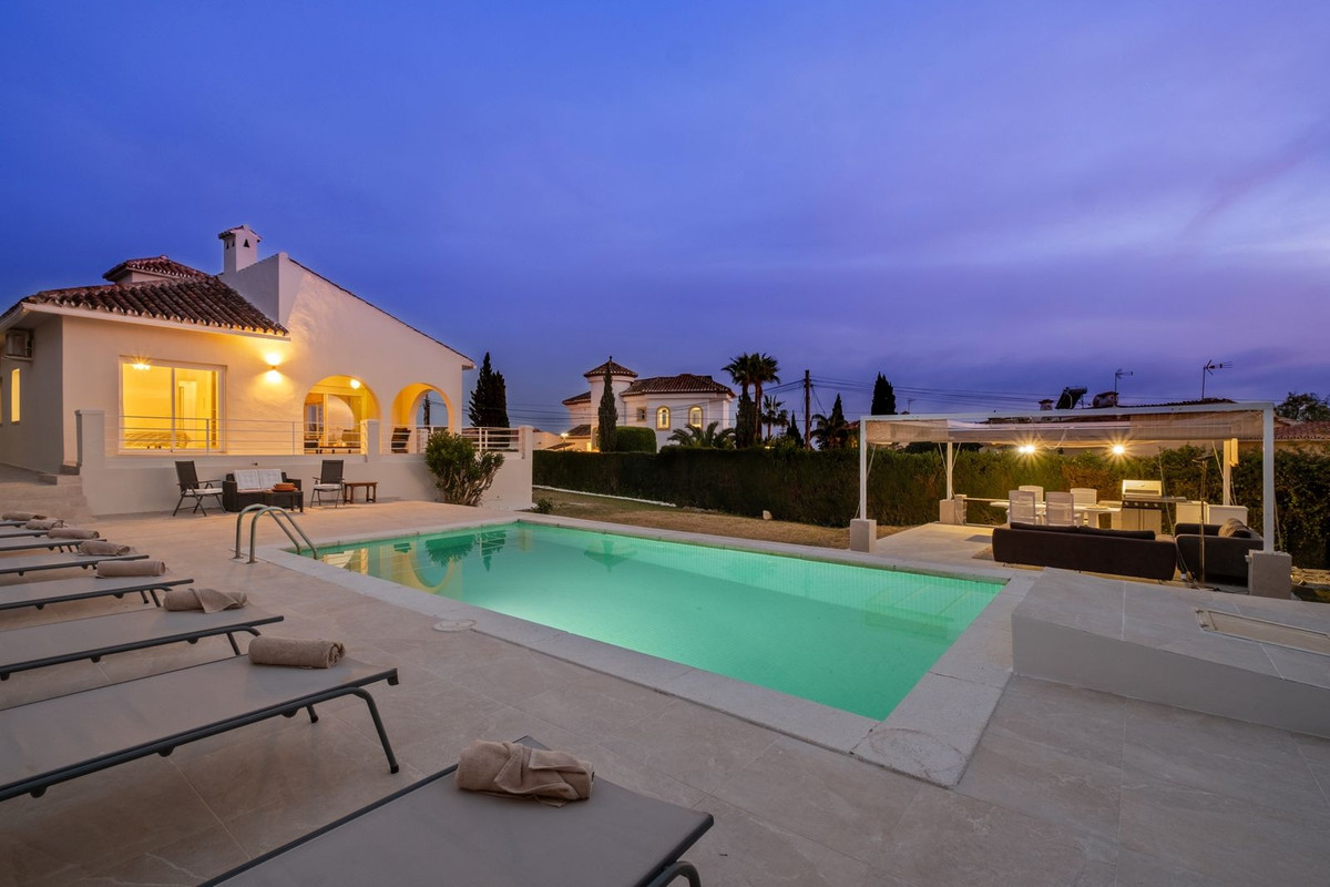 4 Bed Townhouse for sale in Elviria Costa Del Sol, Málaga, Spain