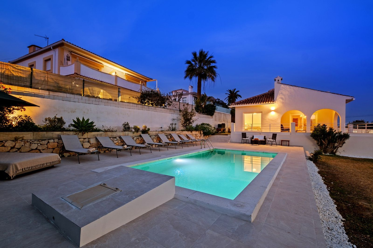 4 Bed Townhouse for sale in Elviria Costa Del Sol, Málaga, Spain