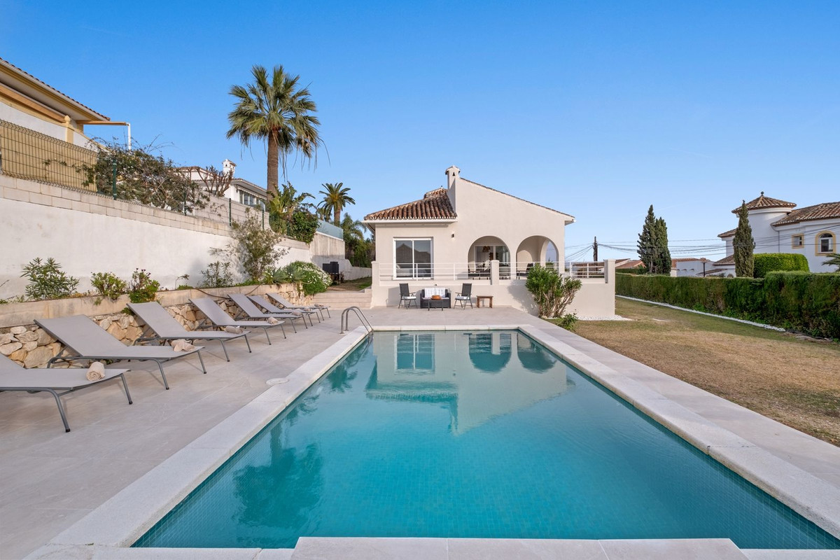 4 Bed Townhouse for sale in Elviria Costa Del Sol, Málaga, Spain