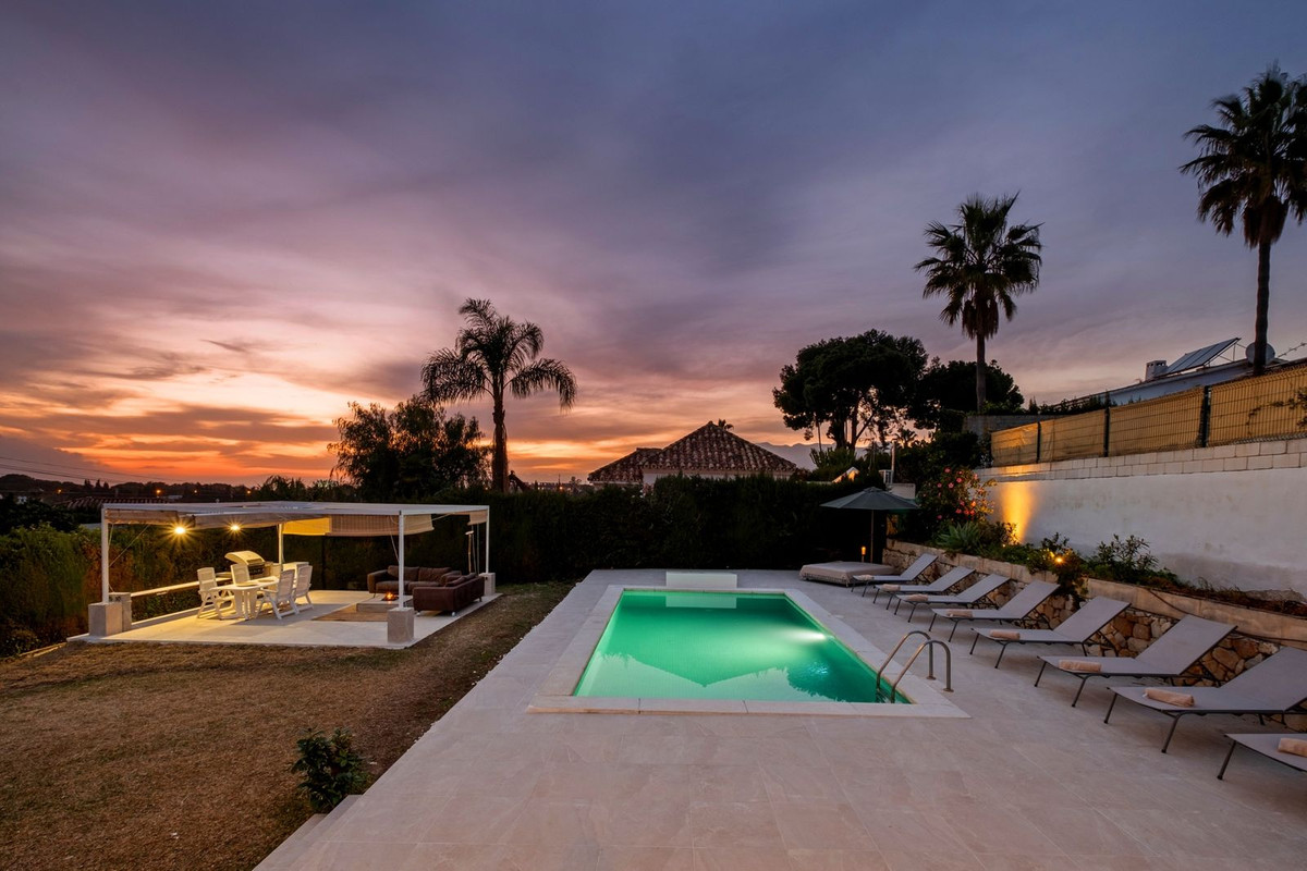 4 Bed Townhouse for sale in Elviria Costa Del Sol, Málaga, Spain