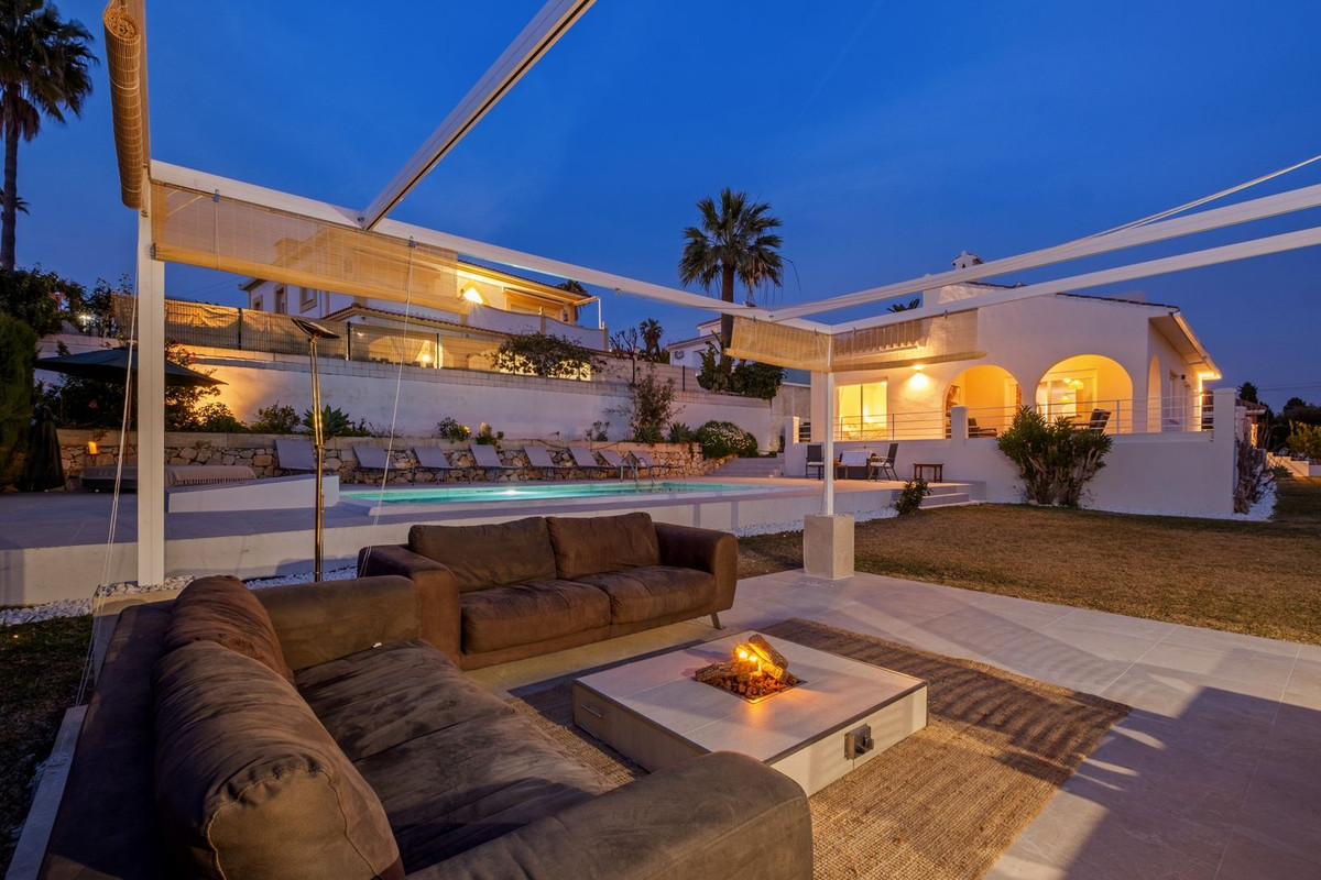 4 Bed Townhouse for sale in Elviria Costa Del Sol, Málaga, Spain