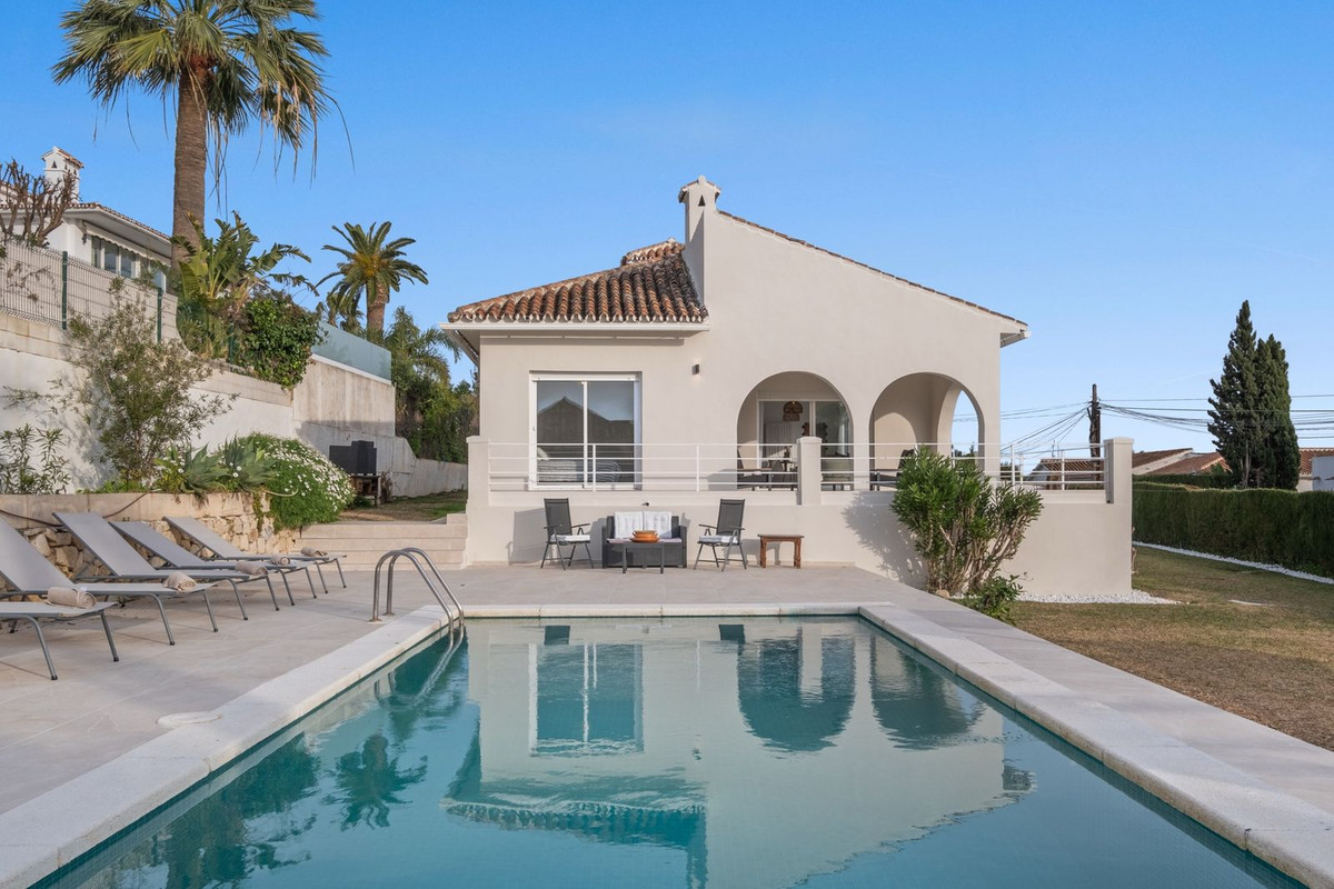 4 Bed Townhouse for sale in Elviria Costa Del Sol, Málaga, Spain