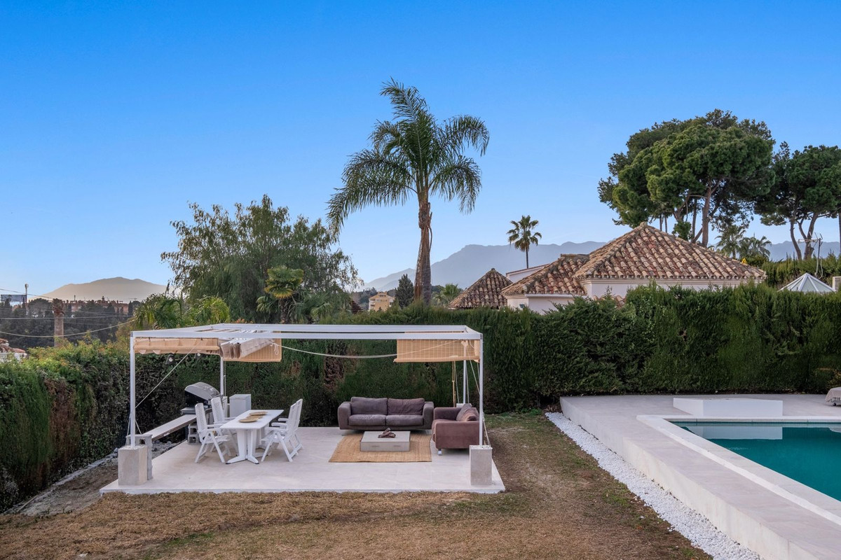 4 Bed Townhouse for sale in Elviria Costa Del Sol, Málaga, Spain