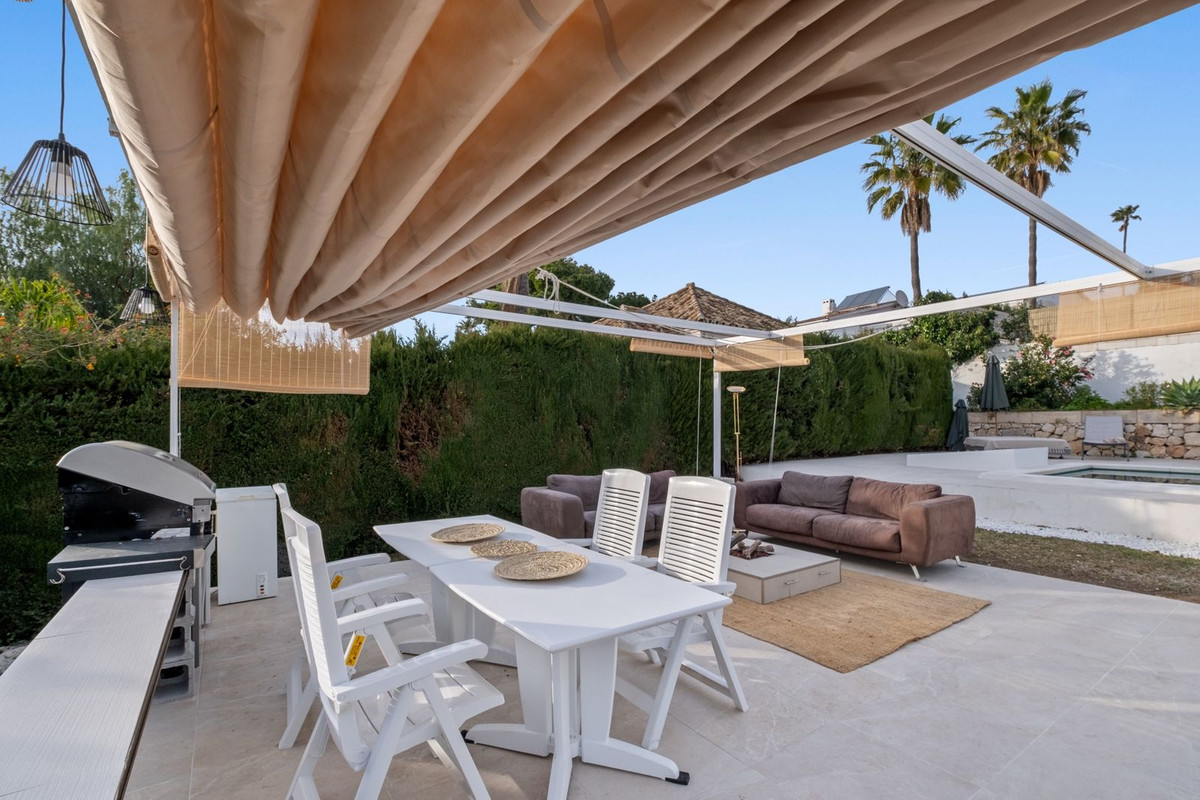 4 Bed Townhouse for sale in Elviria Costa Del Sol, Málaga, Spain
