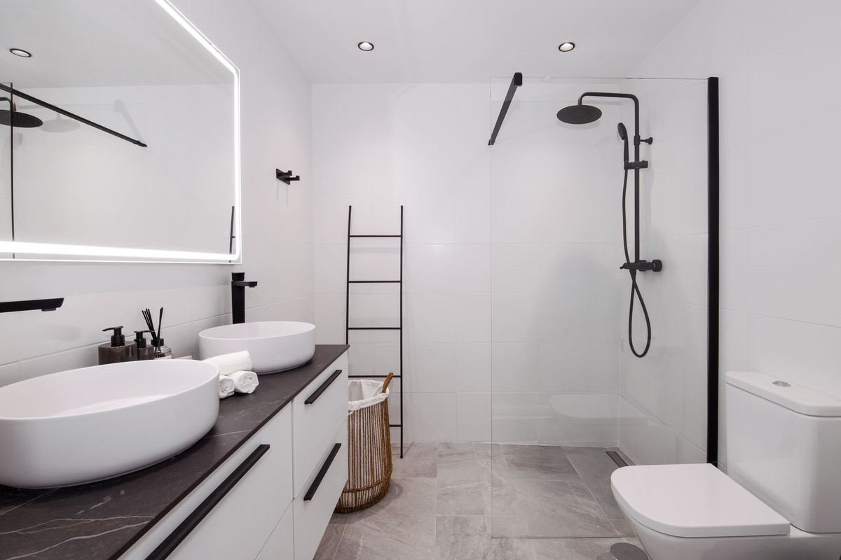 2 Bed Apartment for sale in Nueva Andalucía Costa Del Sol, Málaga, Spain