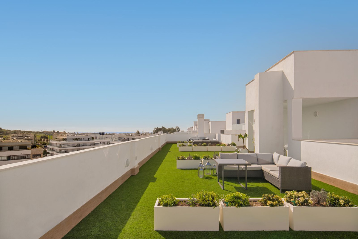 2 Bed Apartment for sale in Nueva Andalucía Costa Del Sol, Málaga, Spain