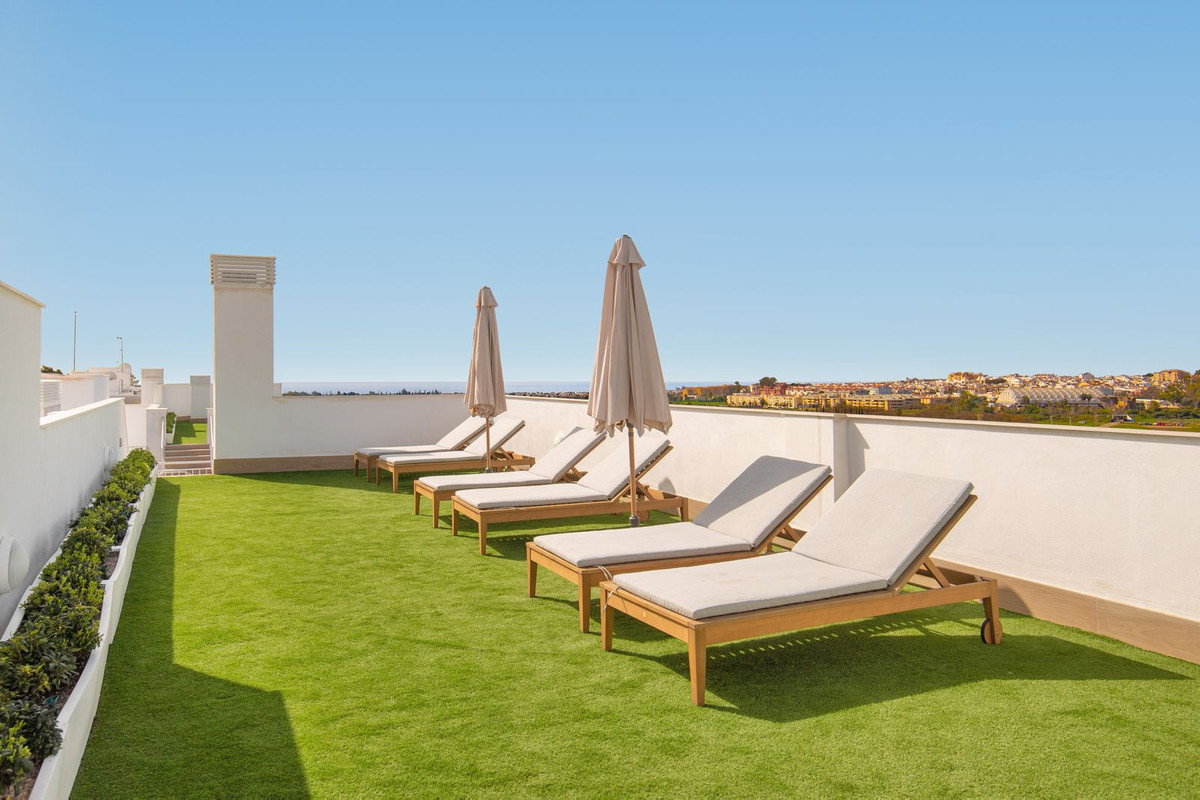 2 Bed Apartment for sale in Nueva Andalucía Costa Del Sol, Málaga, Spain