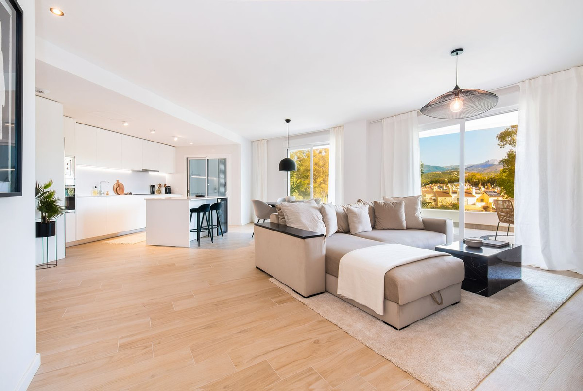 2 Bed Apartment for sale in Nueva Andalucía Costa Del Sol, Málaga, Spain