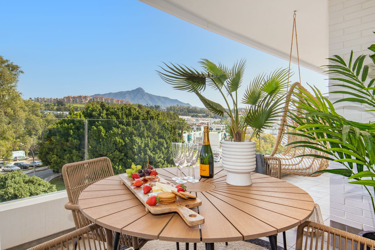 2 Bed Apartment for sale in Nueva Andalucía Costa Del Sol, Málaga, Spain