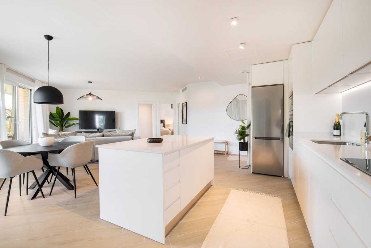 2 Bed Apartment for sale in Nueva Andalucía Costa Del Sol, Málaga, Spain