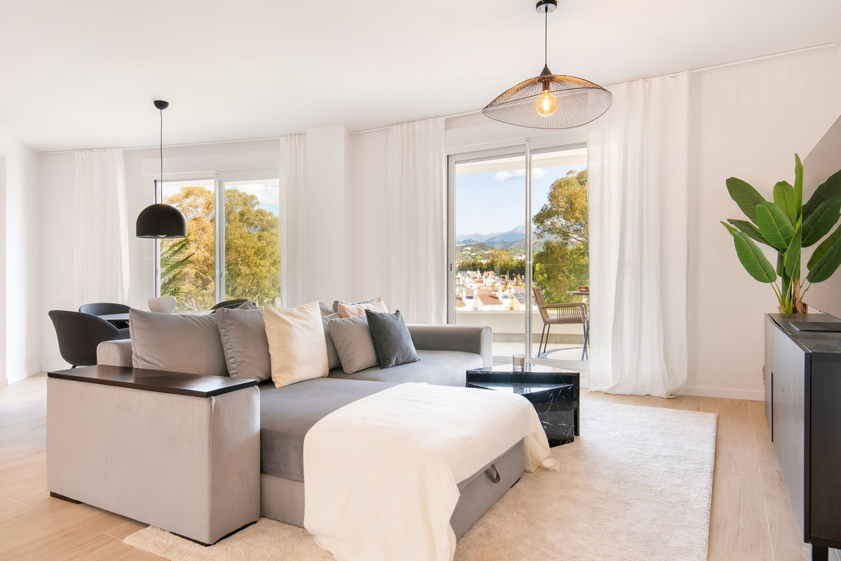 2 Bed Apartment for sale in Nueva Andalucía Costa Del Sol, Málaga, Spain