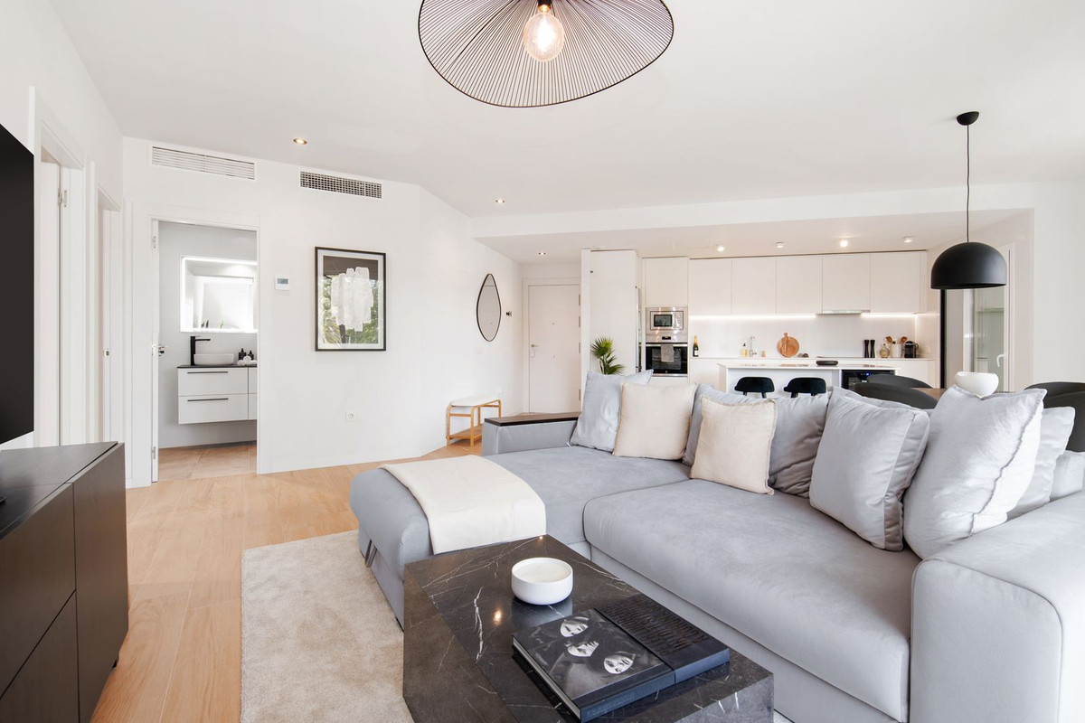 2 Bed Apartment for sale in Nueva Andalucía Costa Del Sol, Málaga, Spain