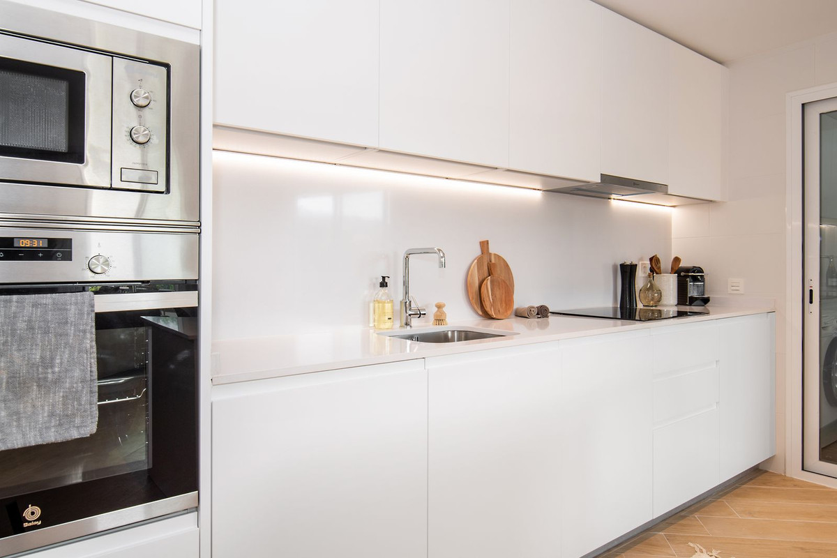 2 Bed Apartment for sale in Nueva Andalucía Costa Del Sol, Málaga, Spain