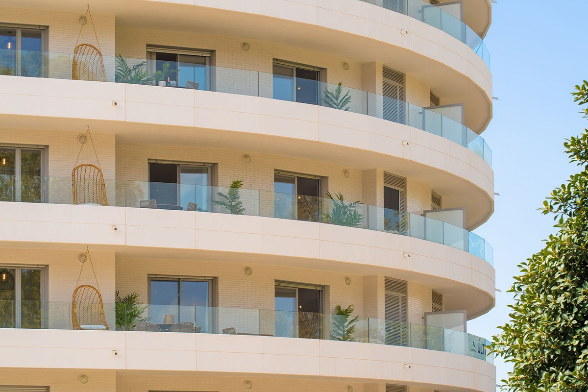 2 Bed Apartment for sale in Nueva Andalucía Costa Del Sol, Málaga, Spain