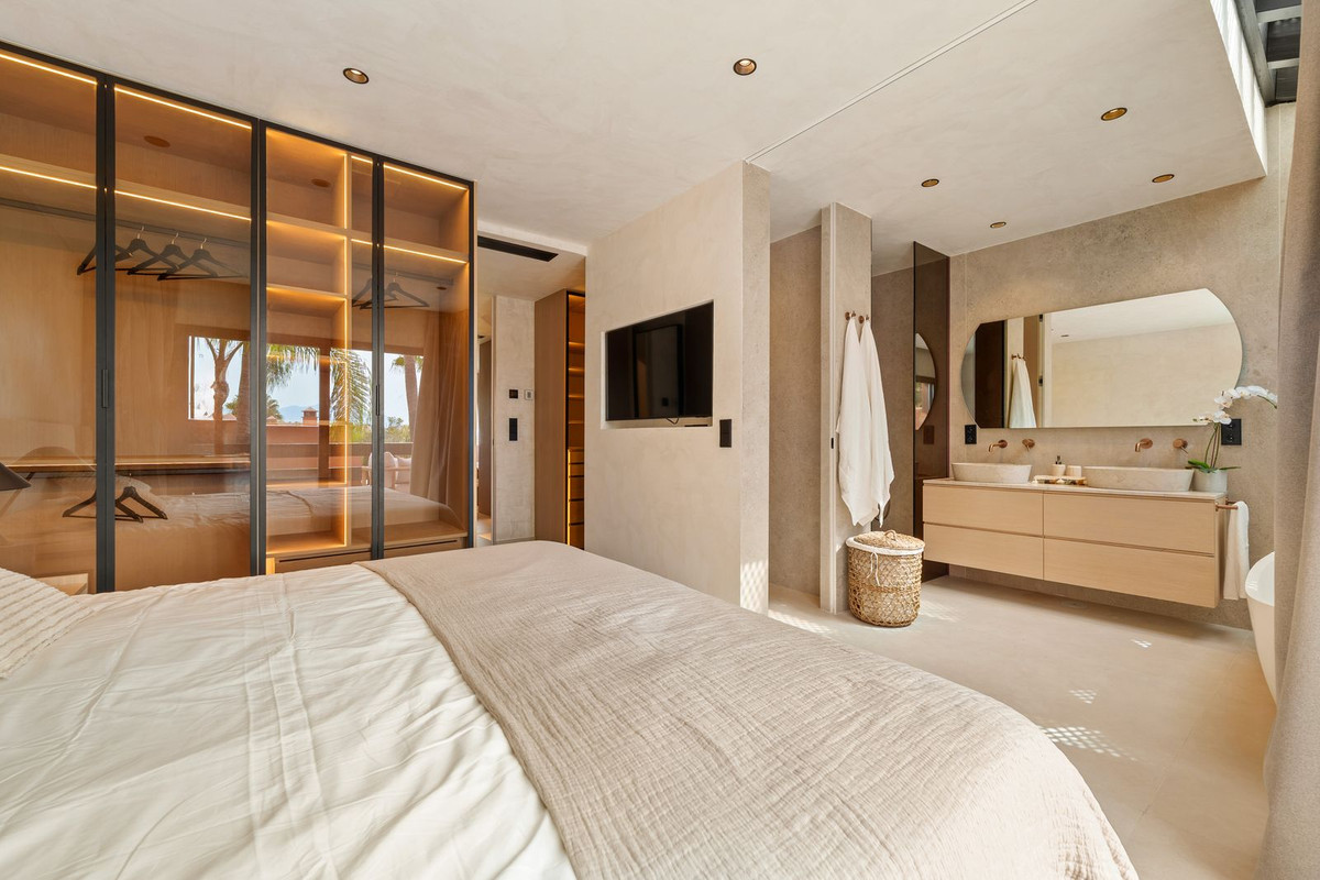4 Bed Townhouse for sale in The Golden Mile Costa Del Sol, Málaga, Spain