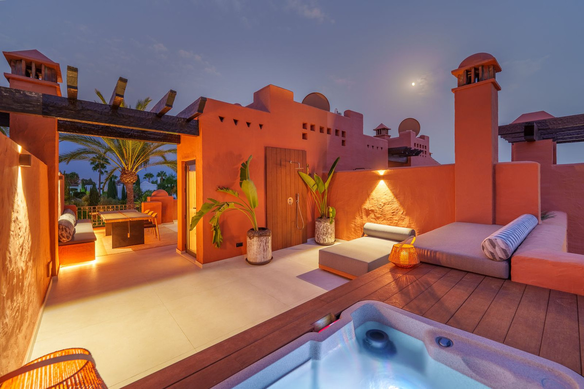 4 Bed Townhouse for sale in The Golden Mile Costa Del Sol, Málaga, Spain