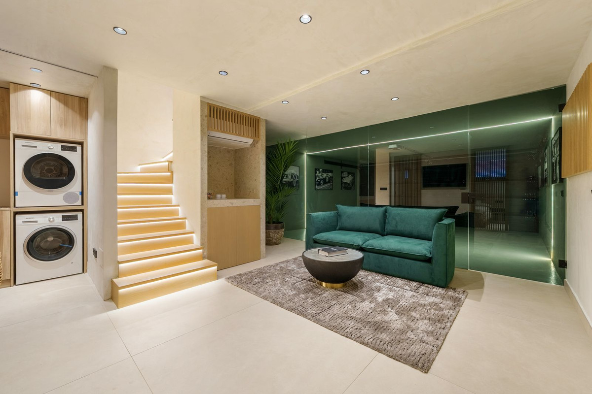 4 Bed Townhouse for sale in The Golden Mile Costa Del Sol, Málaga, Spain