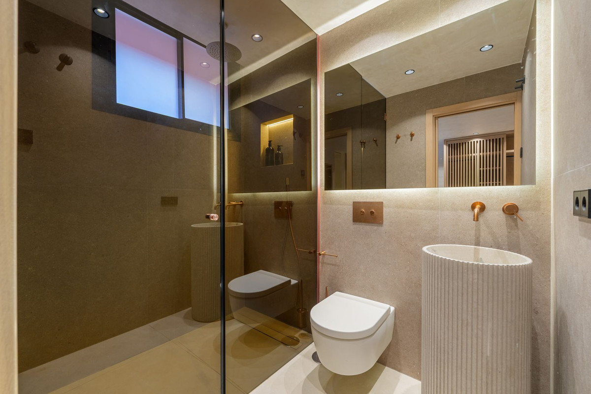 4 Bed Townhouse for sale in The Golden Mile Costa Del Sol, Málaga, Spain