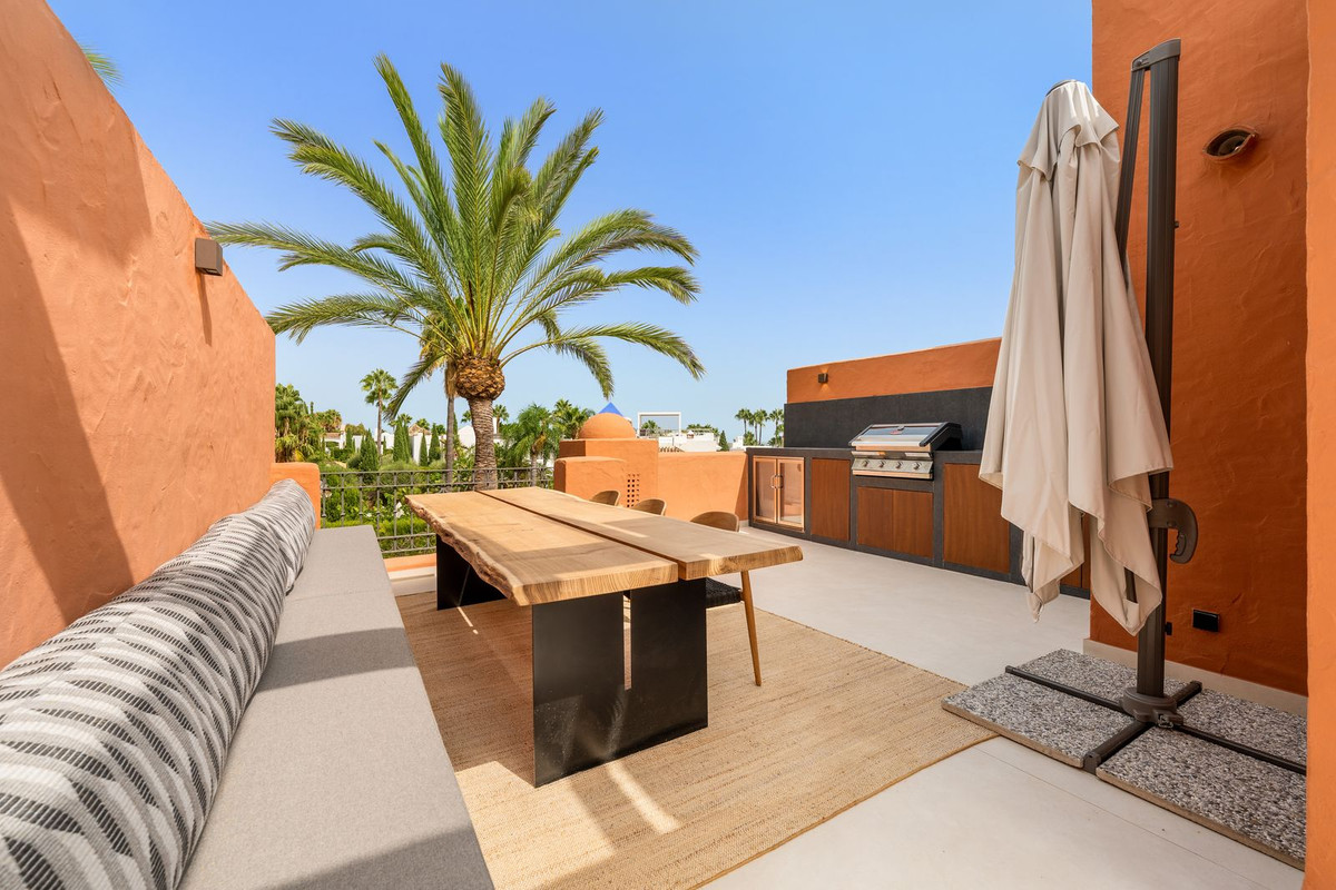 4 Bed Townhouse for sale in The Golden Mile Costa Del Sol, Málaga, Spain