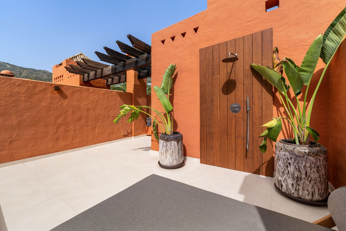 4 Bed Townhouse for sale in The Golden Mile Costa Del Sol, Málaga, Spain