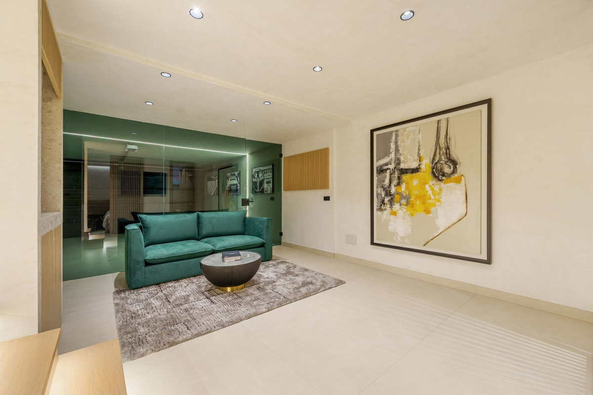 4 Bed Townhouse for sale in The Golden Mile Costa Del Sol, Málaga, Spain