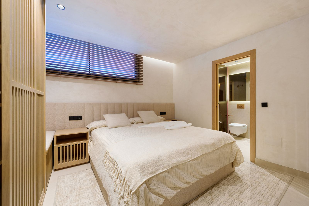 4 Bed Townhouse for sale in The Golden Mile Costa Del Sol, Málaga, Spain