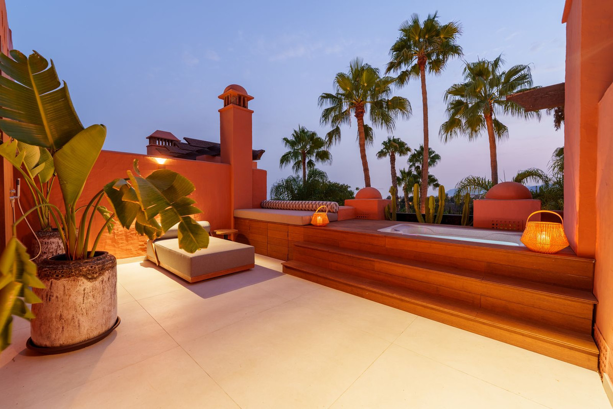 4 Bed Townhouse for sale in The Golden Mile Costa Del Sol, Málaga, Spain