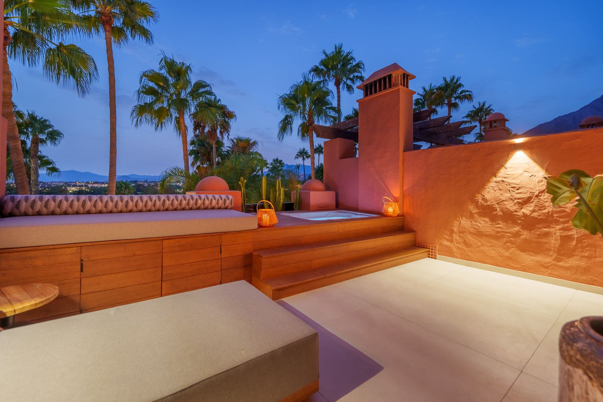 4 Bed Townhouse for sale in The Golden Mile Costa Del Sol, Málaga, Spain