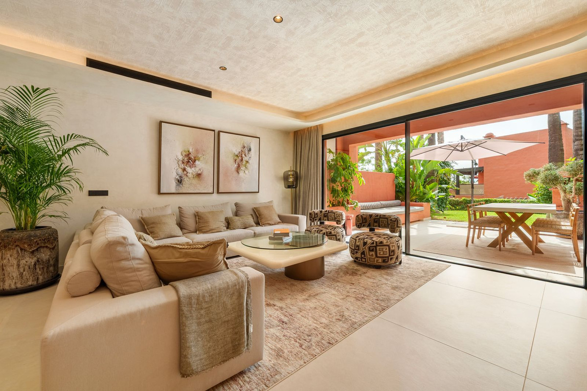 4 Bed Townhouse for sale in The Golden Mile Costa Del Sol, Málaga, Spain