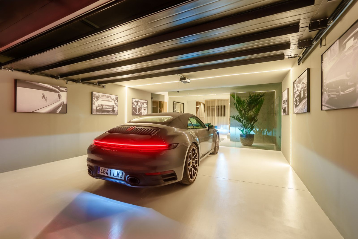 4 Bed Townhouse for sale in The Golden Mile Costa Del Sol, Málaga, Spain
