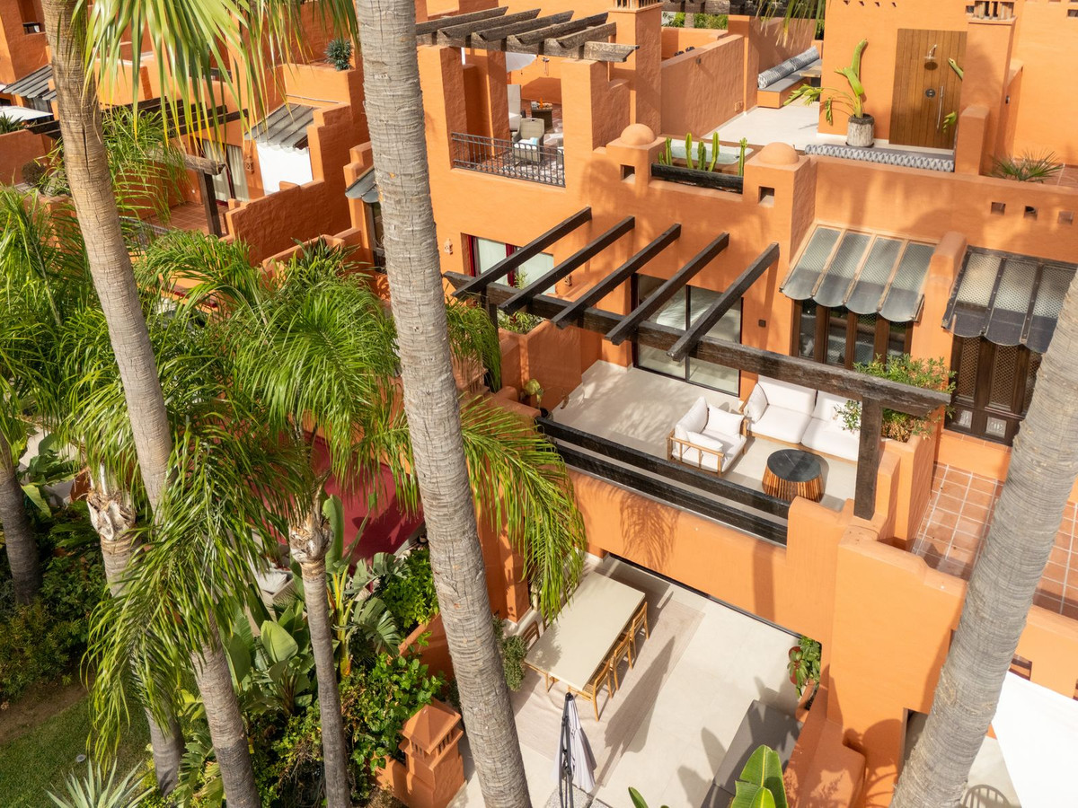 4 Bed Townhouse for sale in The Golden Mile Costa Del Sol, Málaga, Spain