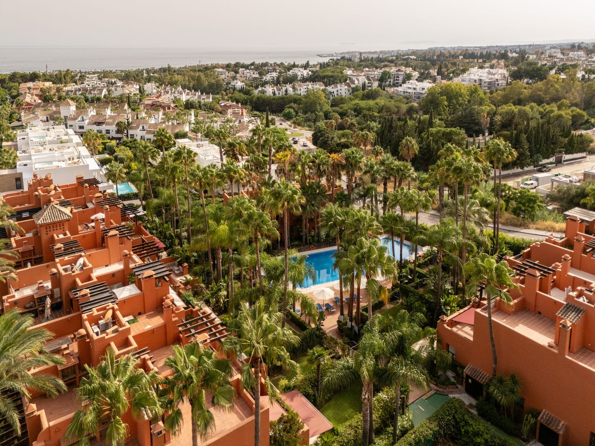 4 Bed Townhouse for sale in The Golden Mile Costa Del Sol, Málaga, Spain