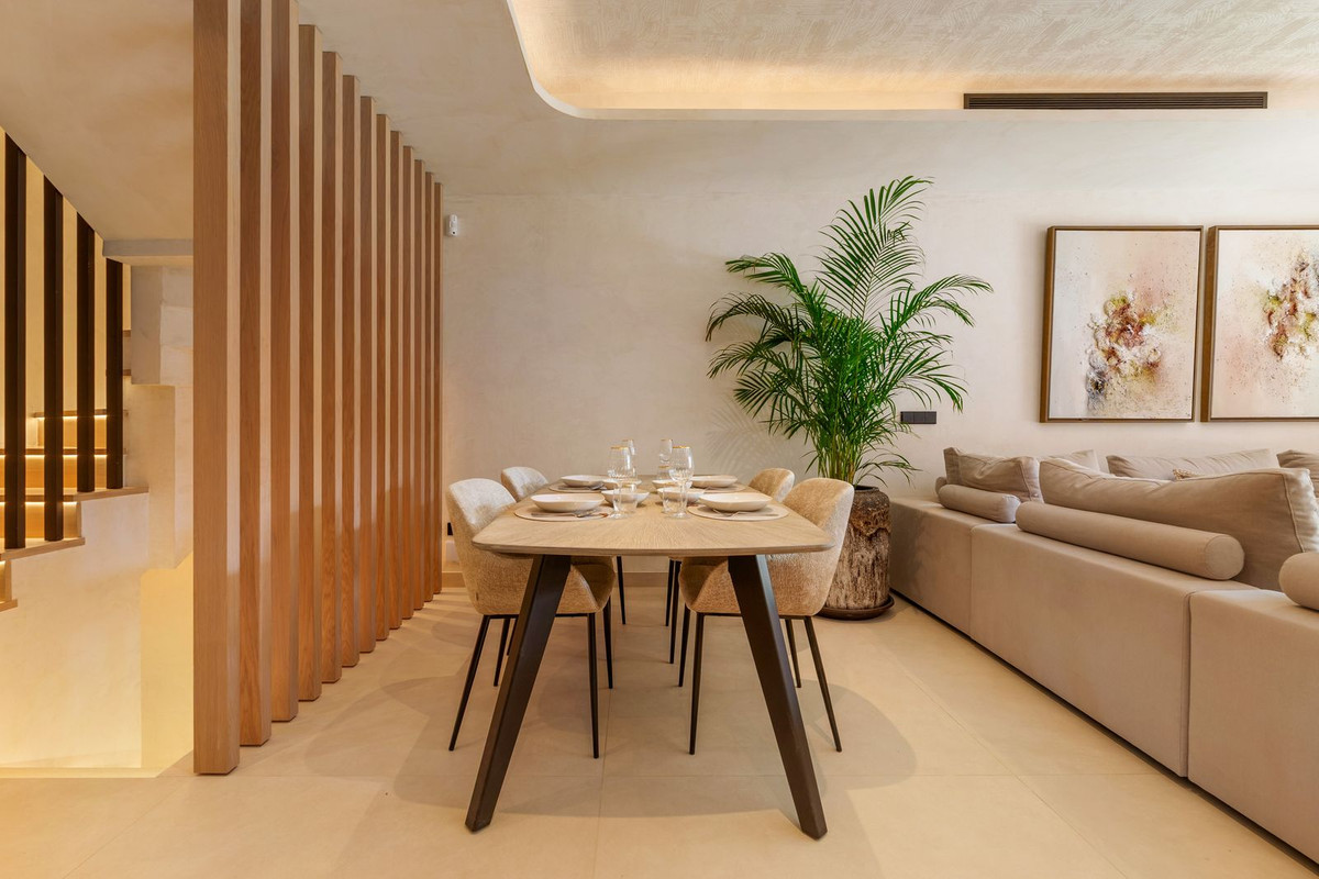 4 Bed Townhouse for sale in The Golden Mile Costa Del Sol, Málaga, Spain