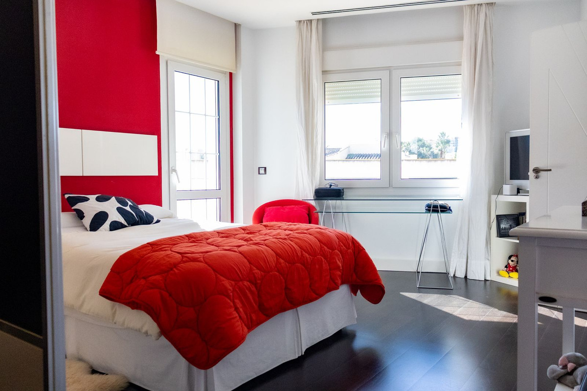 6 Bed Townhouse for sale in Playamar Costa Del Sol, Málaga, Spain