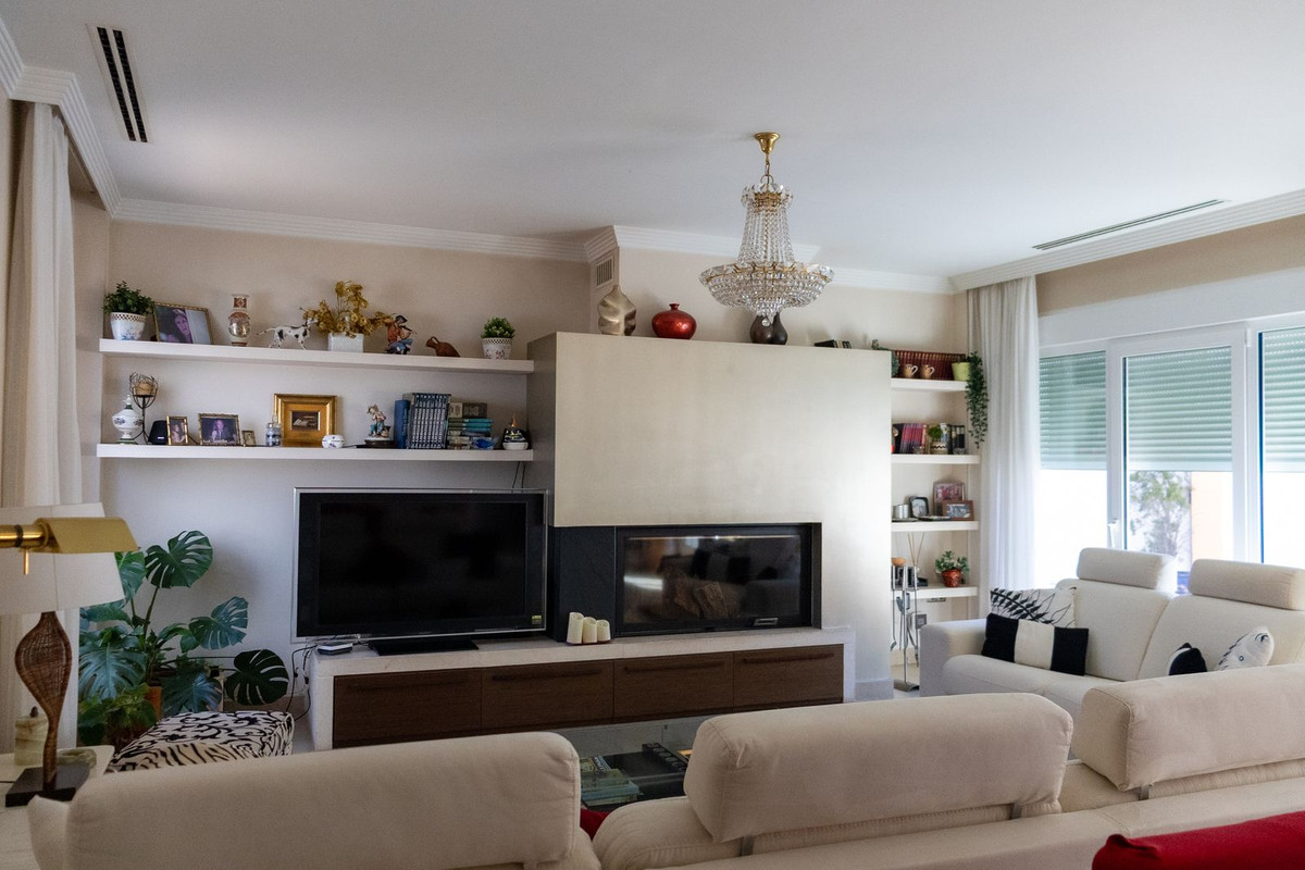 6 Bed Townhouse for sale in Playamar Costa Del Sol, Málaga, Spain