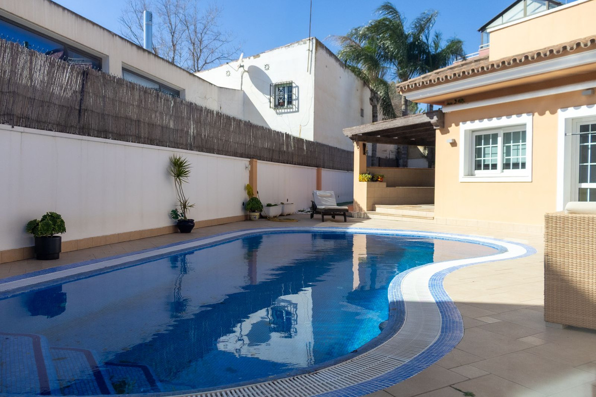 6 Bed Townhouse for sale in Playamar Costa Del Sol, Málaga, Spain