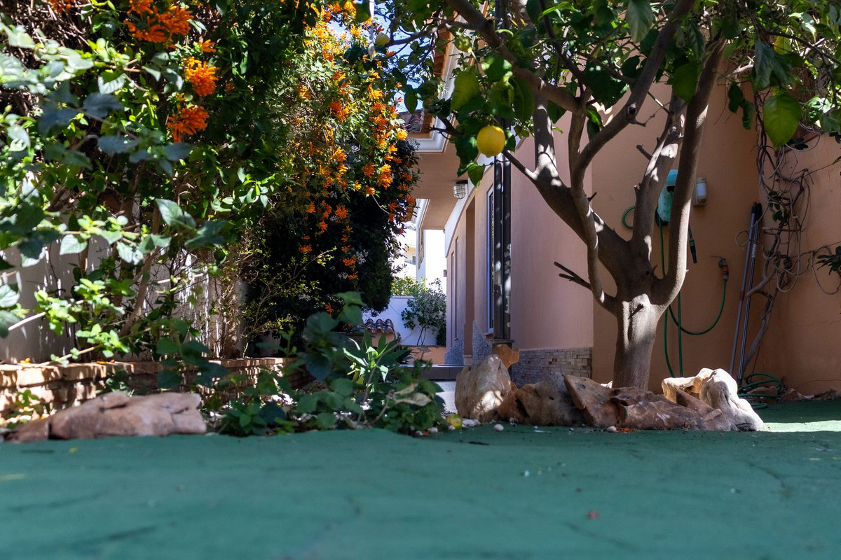 6 Bed Townhouse for sale in Playamar Costa Del Sol, Málaga, Spain