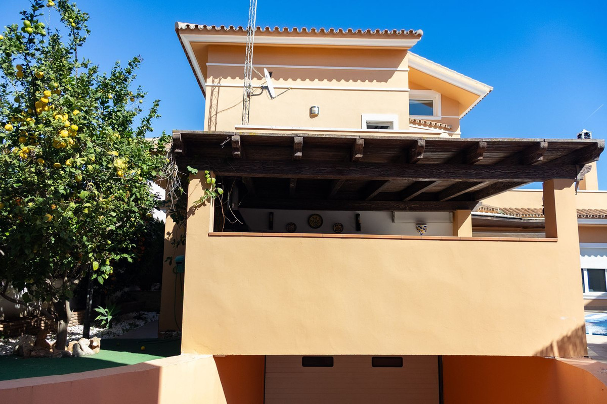 6 Bed Townhouse for sale in Playamar Costa Del Sol, Málaga, Spain