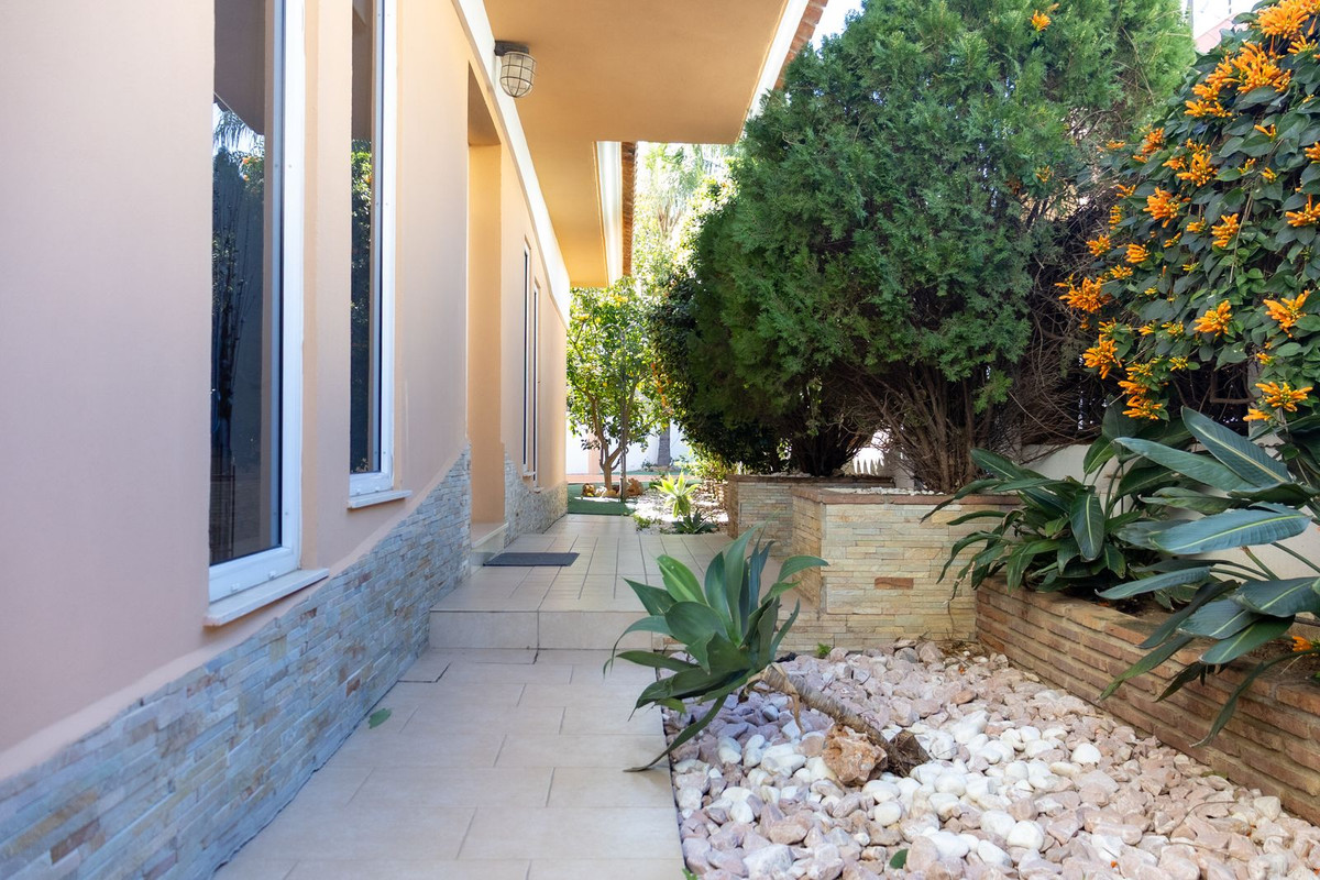 6 Bed Townhouse for sale in Playamar Costa Del Sol, Málaga, Spain