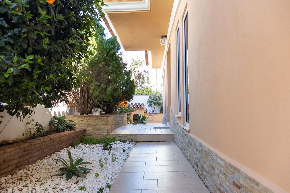 6 Bed Townhouse for sale in Playamar Costa Del Sol, Málaga, Spain