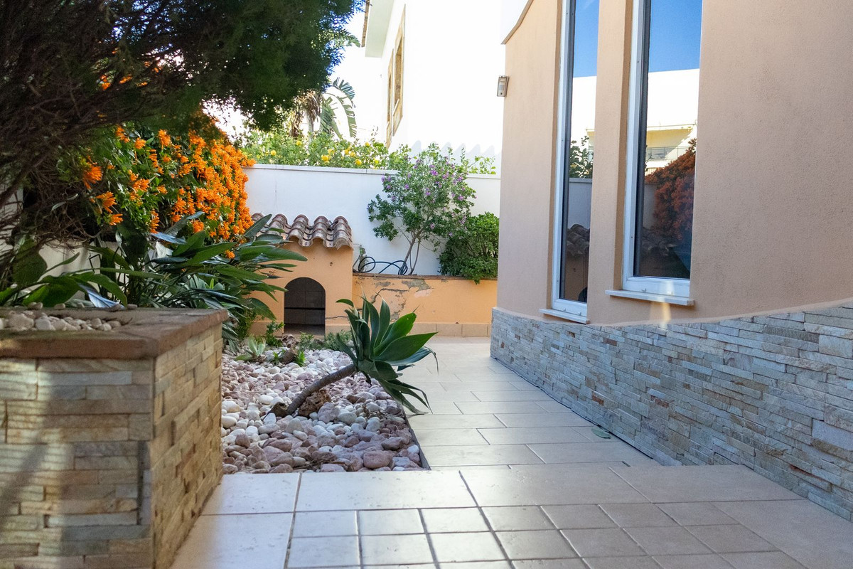 6 Bed Townhouse for sale in Playamar Costa Del Sol, Málaga, Spain