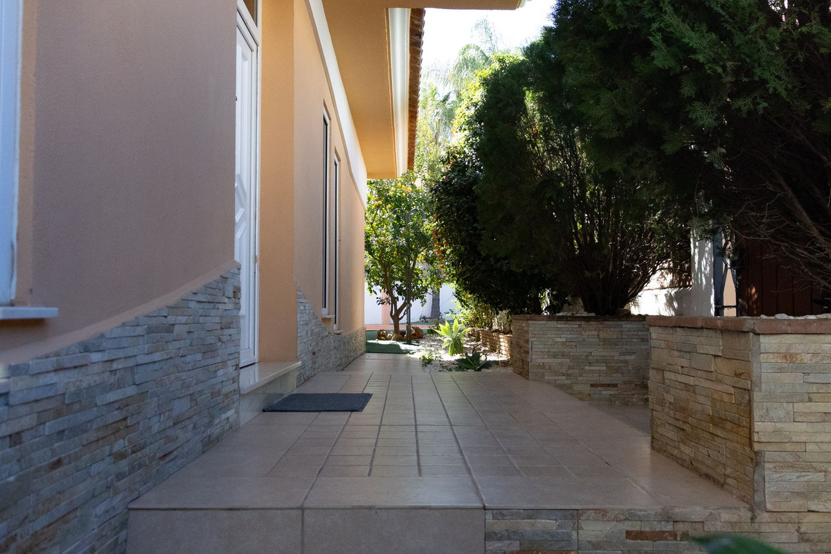 6 Bed Townhouse for sale in Playamar Costa Del Sol, Málaga, Spain